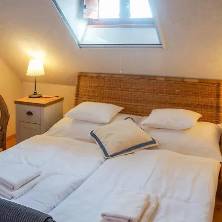 Stunning In Balatonzolos W/ Sauna, Wifi And 6 Bedrooms *