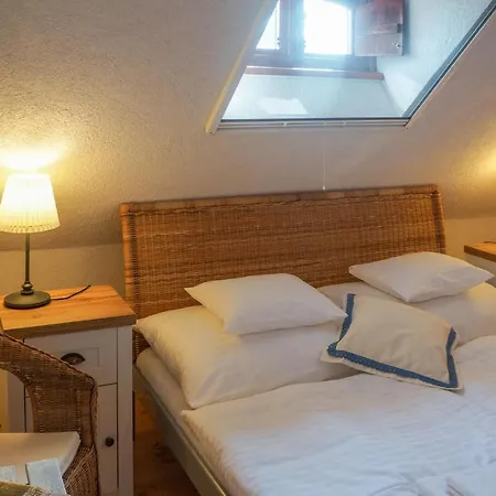 Stunning In Balatonzolos W/ Sauna, Wifi And 6 Bedrooms Holiday home Balatonszolos